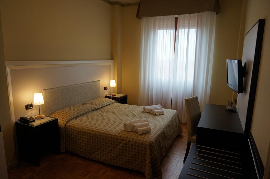 Hotel Astoria Fidenza Room photo